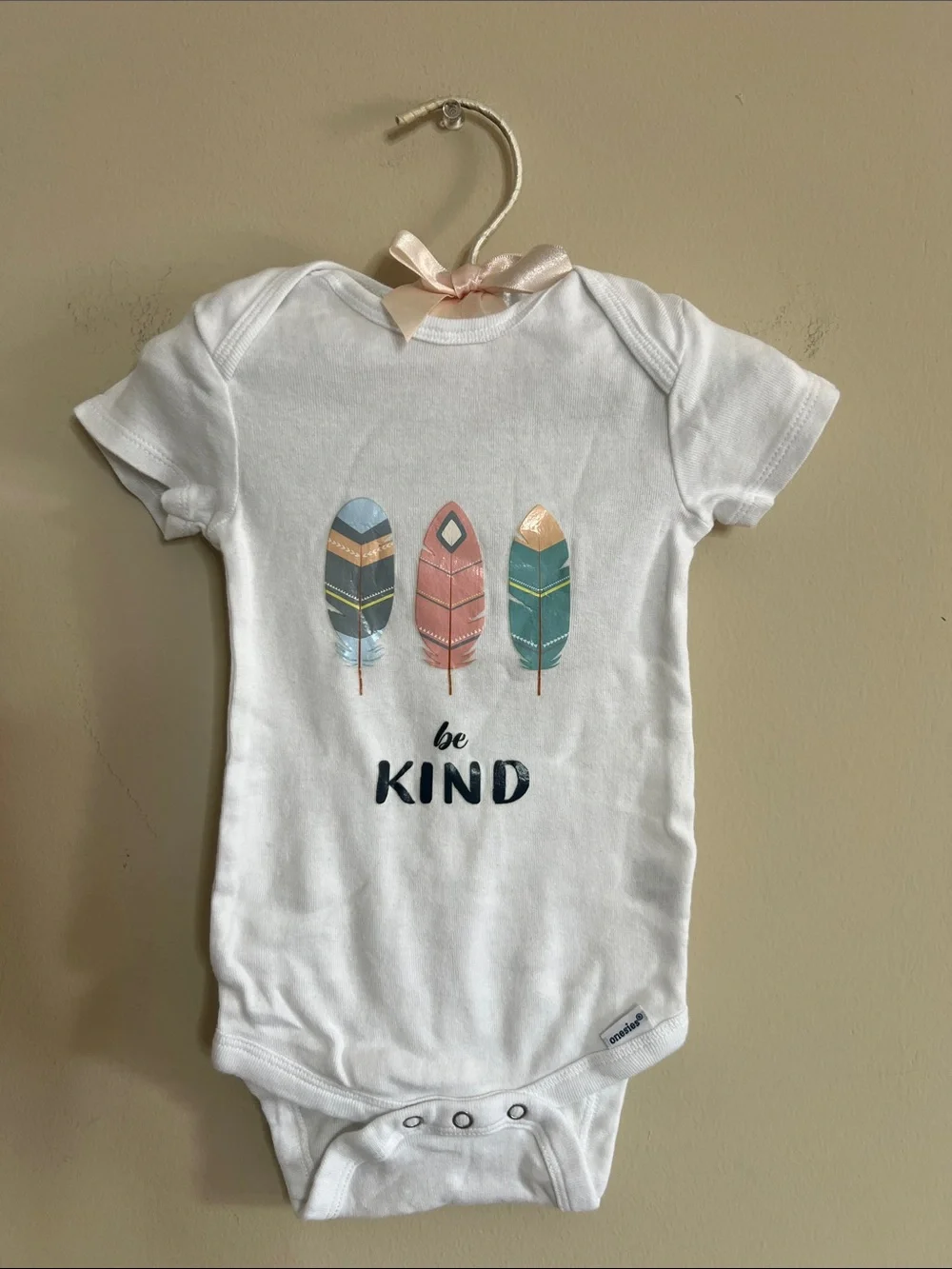 🍼👶🪶🐥4 So Cute White Baby Bodysuit with Graphic Designs